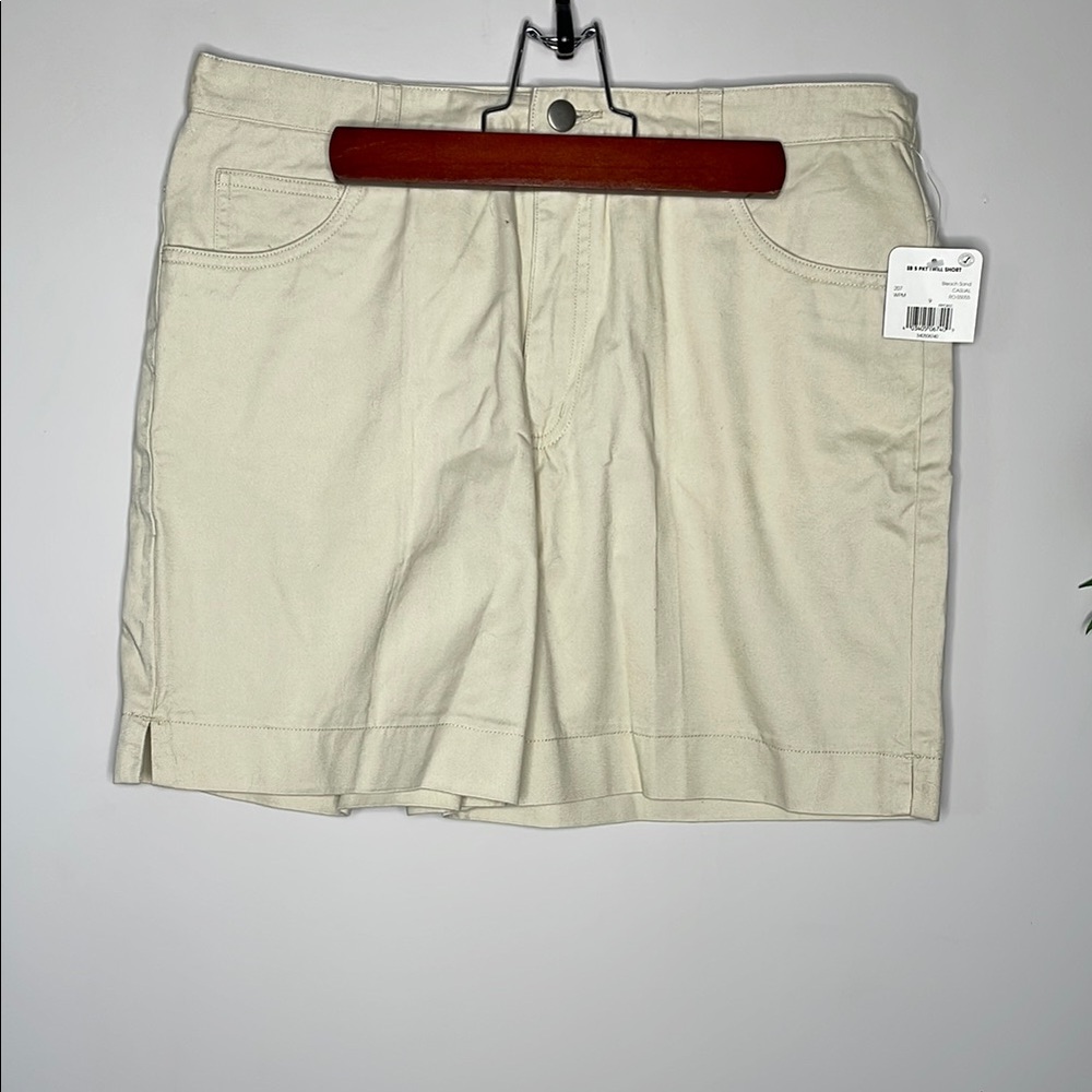 Simple Basic Stylish Cream Shorts